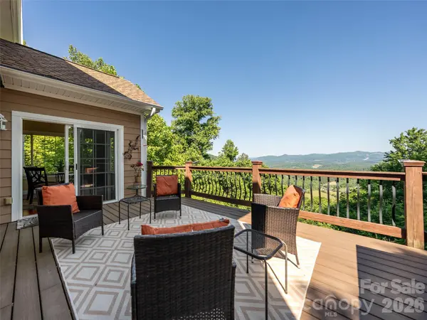350 Vista Point DR, Weaverville, NC 28787