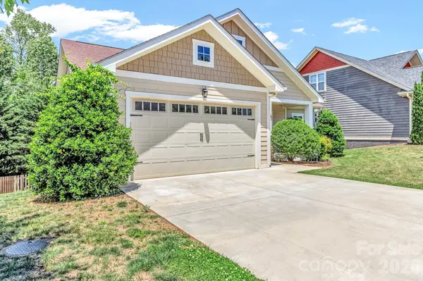 48 Asher LN, Arden, NC 28704