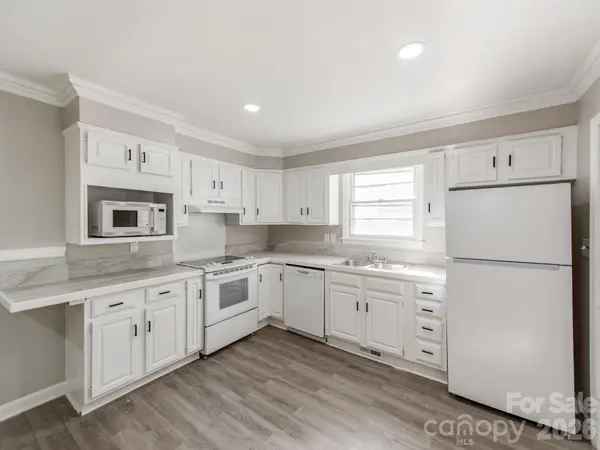 814 Wilbrown CIR, Charlotte, NC 28217