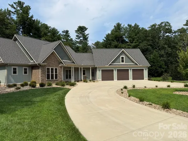 30 Shipman Pkwy, Flat Rock, NC 28731