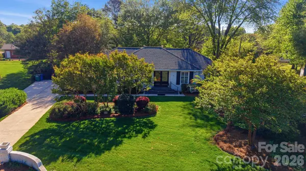 13539 Four Oaks LN, Matthews, NC 28105
