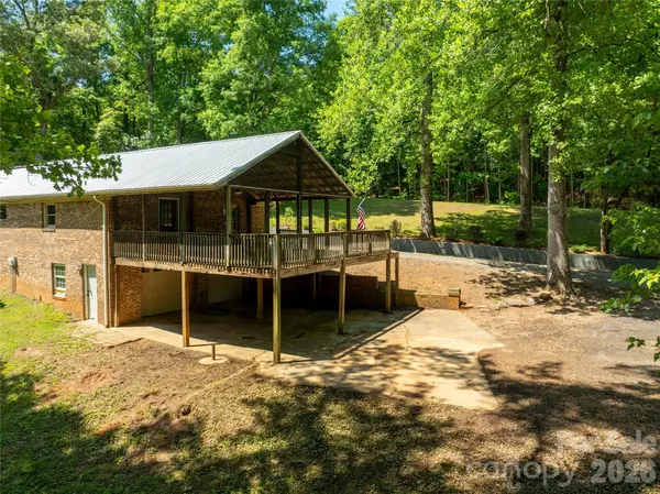142 Pioneer RD, Harmony, NC 28634