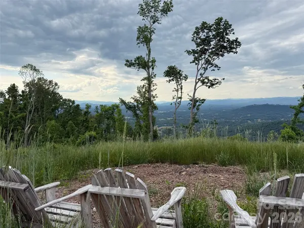 566 Elk Mountain Scenic HWY, Asheville, NC 28804