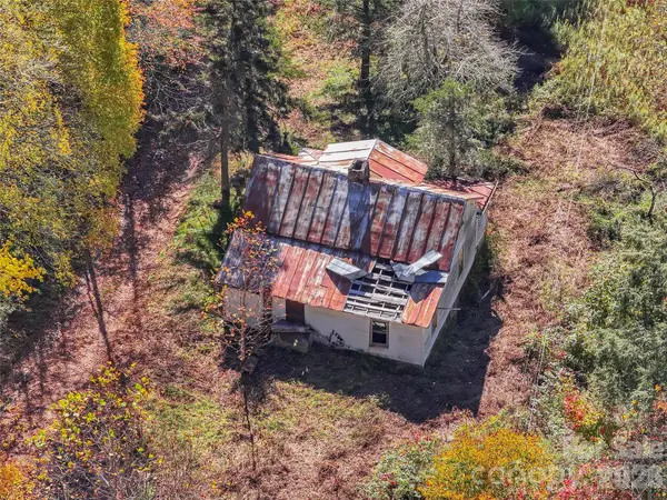 44 Toms Creek RD, Bakersville, NC 28705
