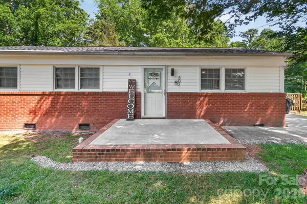 402 Wooddale DR, Dallas, NC 28034