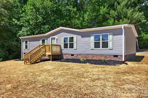 219 Harvick LN, Lexington, NC 27292