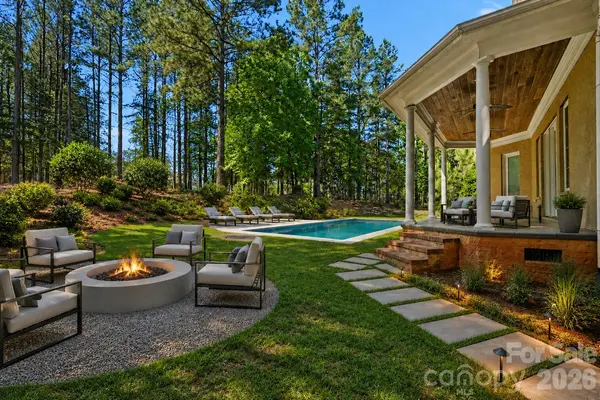 5129 Watermead LN, Belmont, NC 28012