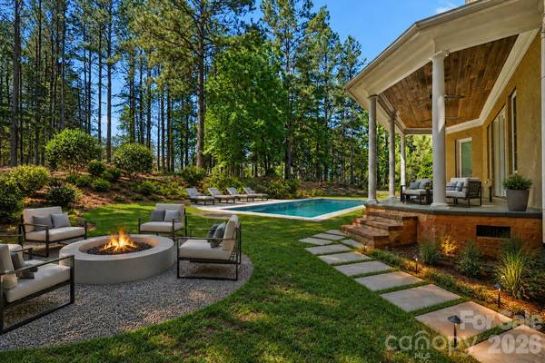 5129 Watermead LN, Belmont, NC 28012