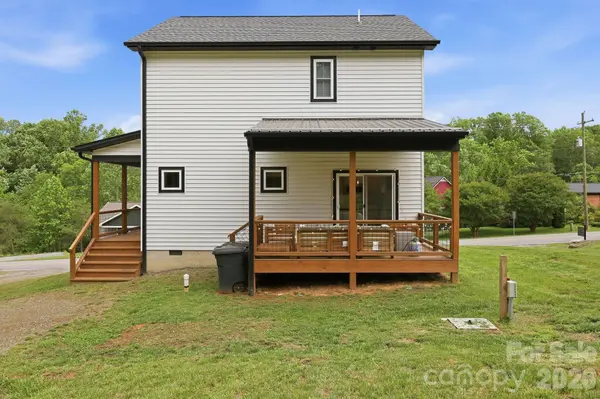 27 Ben Lippen RD, Asheville, NC 28806