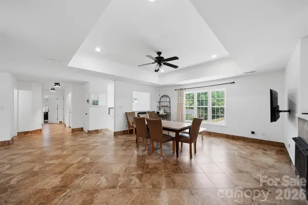 107 Cliffwood DR, Hudson, NC 28638