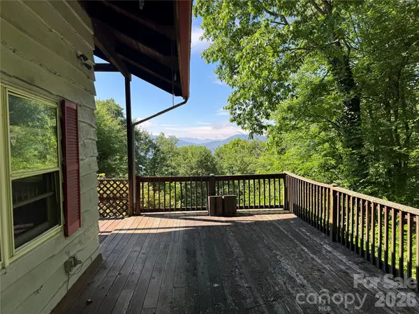 2085 Laurel RDG N, Maggie Valley, NC 28751