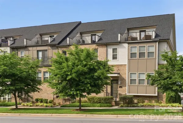 18005 Nolita LN, Charlotte, NC 28204