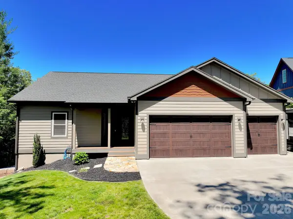 156 Dogwood DR, Weaverville, NC 28787