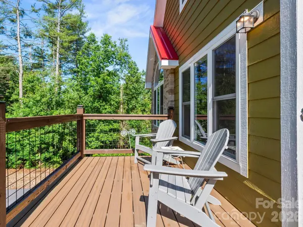 154 Dogwood DR, Weaverville, NC 28787