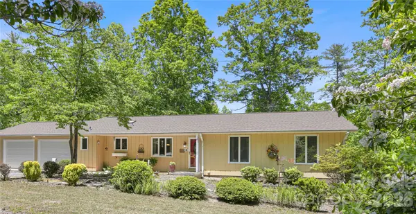 94 Sweetwater LN, Pisgah Forest, NC 28768