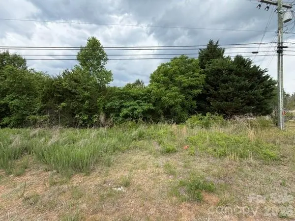 2049 Old Shelby RD, Hickory, NC 28602