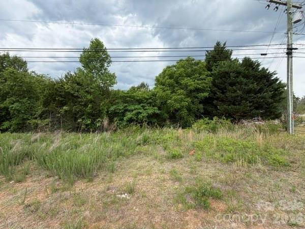 2049 Old Shelby RD, Hickory, NC 28602