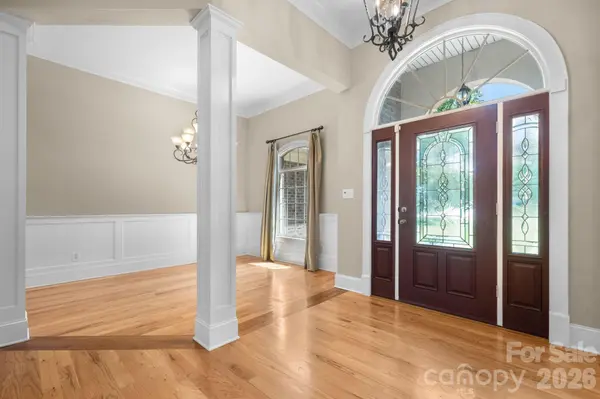 1055 Catawba Greens DR, Newton, NC 28658