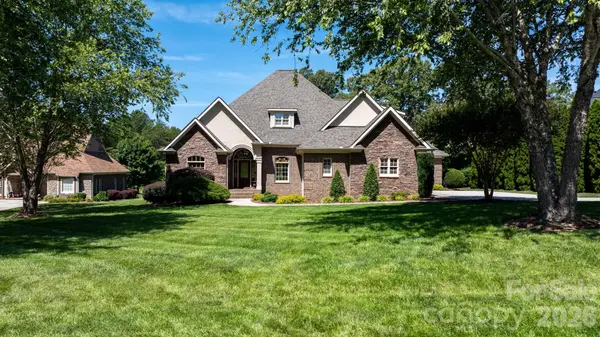 1055 Catawba Greens DR, Newton, NC 28658