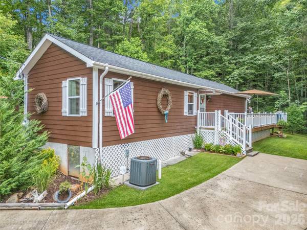 479 Camp Hill RD, Lake Lure, NC 28756