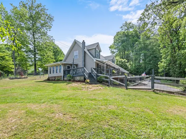 222 Thistle RDG, Clyde, NC 28721