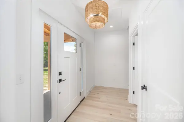 32 Oak Hill RD, Candler, NC 28715