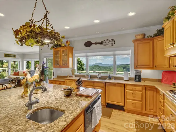 830 Trials Gap DR #30, Waynesville, NC 28786