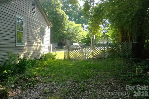407 N Pear ST, Gastonia, NC 28054
