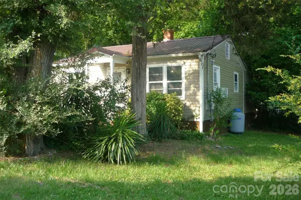 407 N Pear ST, Gastonia, NC 28054