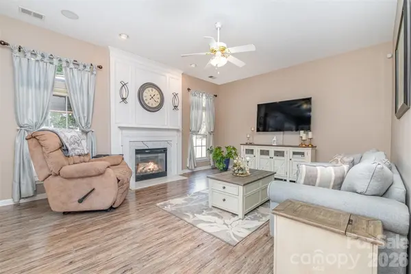 6859 Lakecrest CT, Denver, NC 28037