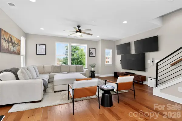 2024 Bryant Park DR, Charlotte, NC 28208