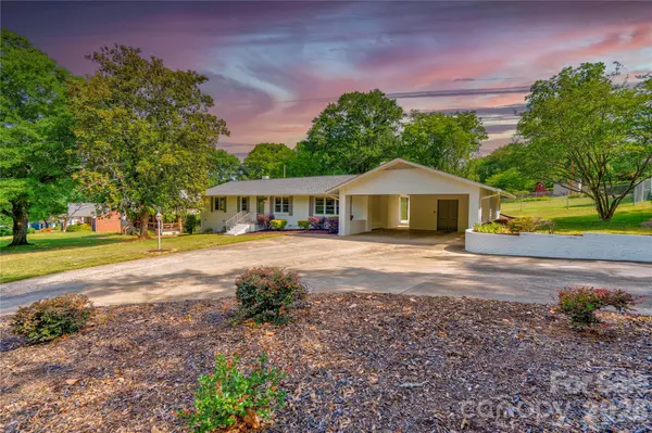 809 Forest Hill DR, Shelby, NC 28150