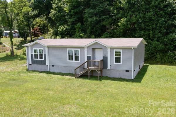 1060 Pickens HWY, Rosman, NC 28772