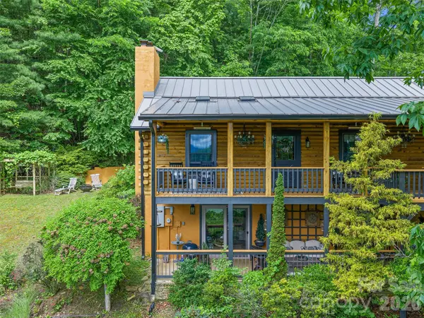357 Rosewood LN, Burnsville, NC 28714