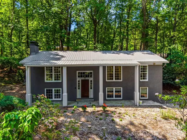 2388 Hebron RD, Hendersonville, NC 28739