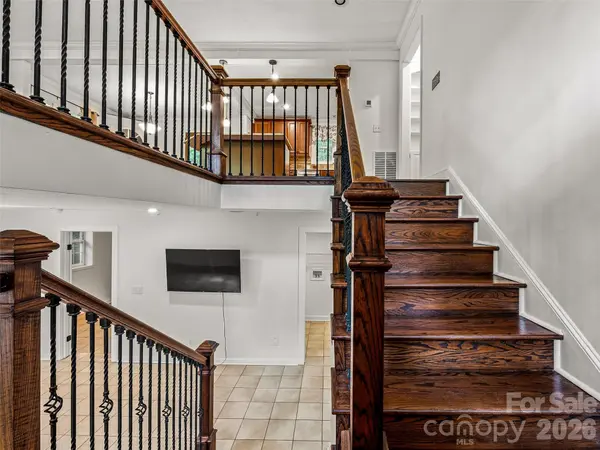2388 Hebron RD, Hendersonville, NC 28739