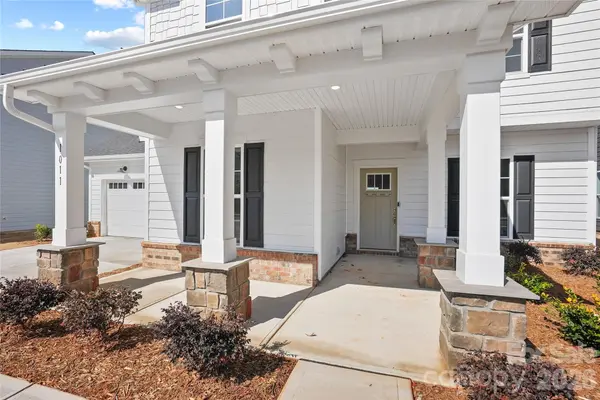 1011 High Bluff PT SE, Waxhaw, NC 28173