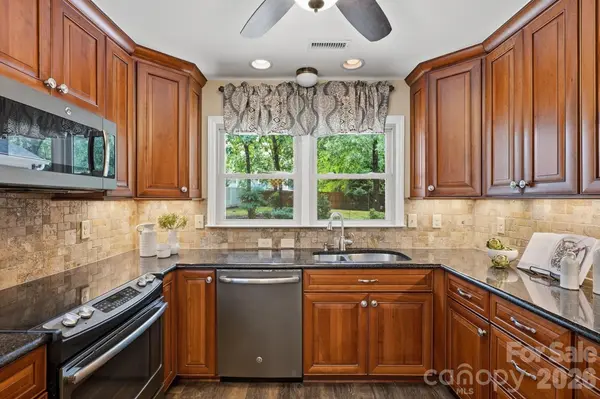 11831 Parks Farm LN, Charlotte, NC 28277