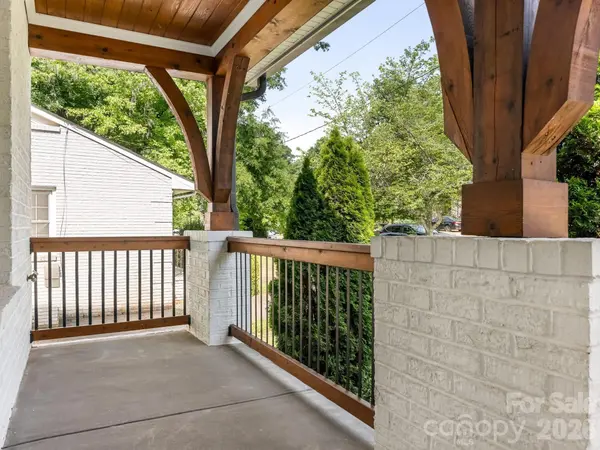 2928 Hanson DR, Charlotte, NC 28207