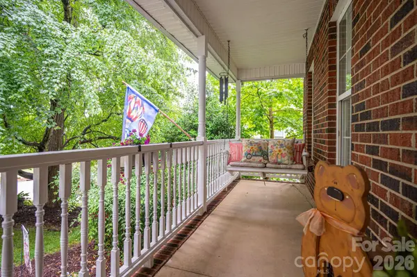 1228 Plantation TRL, Gastonia, NC 28056