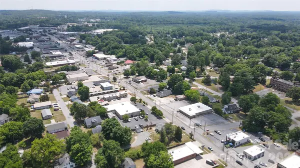 600 Randolph ST, Thomasville, NC 27360