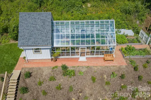 635/634 Little Horse CRK, Newland, NC 28657