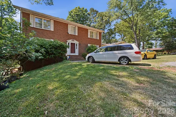 970 23rd AVE NE, Hickory, NC 28601