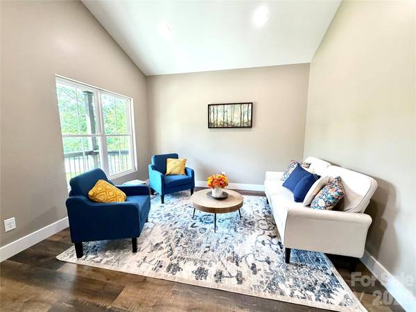 128 Arrowood LN, Harmony, NC 28634