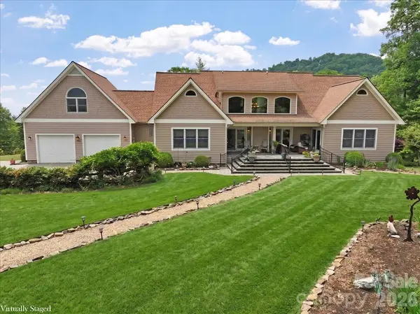 750 Barebridge DR, Burnsville, NC 28714
