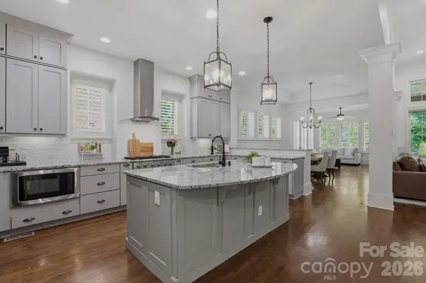 221 Glenmoor DR, Waxhaw, NC 28173