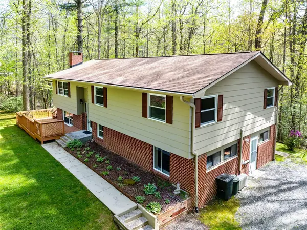 145 Jeter Mountain RD, Hendersonville, NC 28739