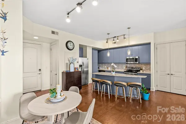 4620 Piedmont Row DR #614, Charlotte, NC 28210