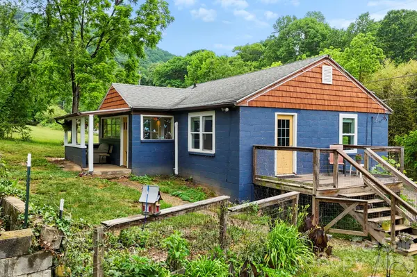 4 and 6 Mountain View RD, Asheville, NC 28806