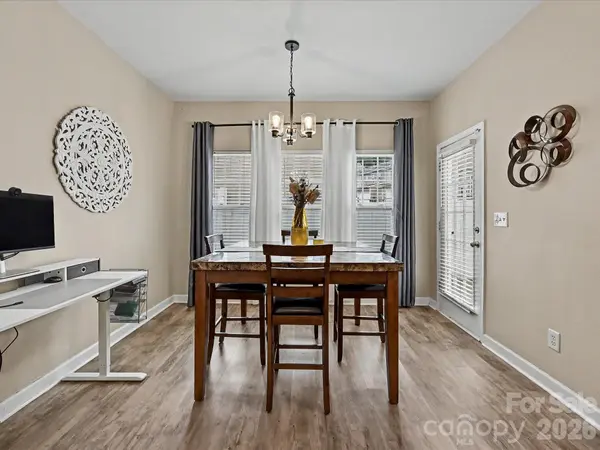 334 Bridal Veil DR, Charlotte, NC 28217